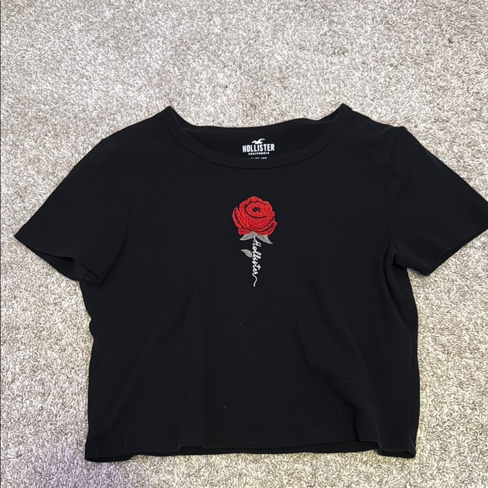 Hollister Black Red Rose Graphic Crop Tee